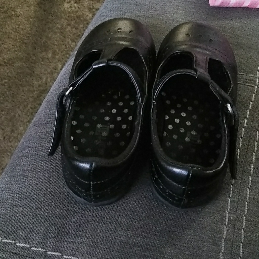 Shoes - Picture 4 of 4